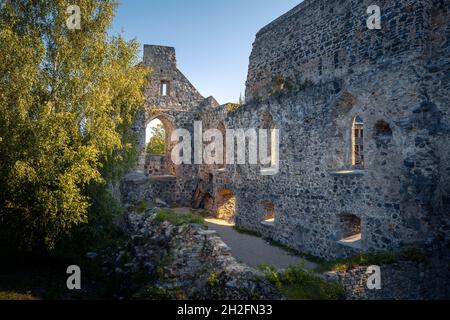 Rovine medievali del Castello di Sigulda - Castello dell'Ordine Livoniano - Sigulda, Lettonia Foto Stock