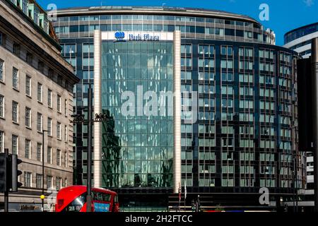 The Park Plaza Hotel, Westminster, Londra, Regno Unito. Foto Stock