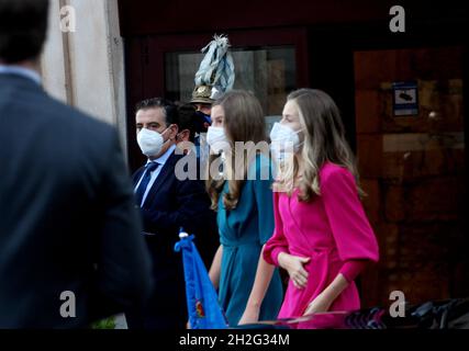 Spagna. 21 ottobre 2021. La famiglia reale spagnola, i re Felipe VI e Doña Leticia, le principesse Doña Sofia e l'infanta Doña Leonor sono arrivati ad Oviedo per assistere al concerto in onore del maestro Rodrigo. (Foto di Domenico Cippitelli/Pacific Press) Credit: Pacific Press Media Production Corp./Alamy Live News Foto Stock