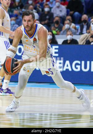 Centro Wizink. 15 ottobre 2021. Madrid, Spagna; Turkish Airlines Eurolega Basketball, Real Madrid versus Fenerbahce Beko Istanbul; Rudy Fernandez (Real Madrid Baloncesto) in azione Credit: Action Plus Sports/Alamy Live News Foto Stock