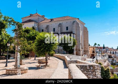 La Chiesa di nostra Signora dell'Asuncion a Chinchon, Madrid. Giorno di sole d'estate Foto Stock