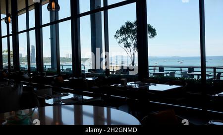 Hilton Hotel Pattaya Beach Tailandia presso il complesso Travel Pattaya Beach Foto Stock