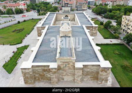 Sultanhani Caravanserai si trova nel quartiere Sultanhani di Aksaray. Caravanserai fu costruito nel periodo Anatoliano Seljuk. Aksaray, Turchia. Foto Stock