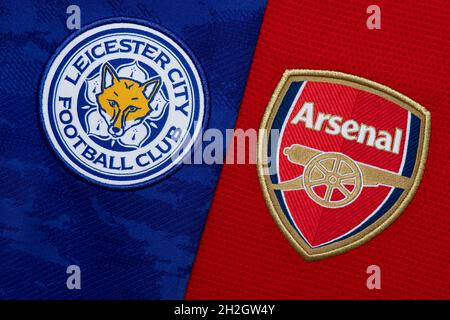 Primo piano di Leicester City e Arsenal club crest. Foto Stock