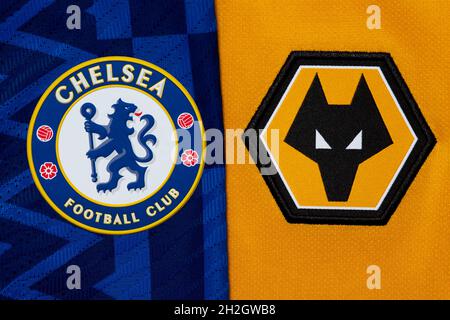 Primo piano di Wolverhampton Wanderers e Chelsea club crest. Foto Stock