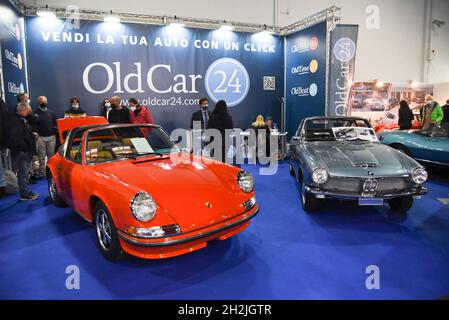 Padova, Italia. 22 ottobre 2021. Inaugurazione Auto e Moto d'epoca durata Inaugurazione Auto e Moto d'epoca, News in Padova, Italia, 22 ottobre 2021 Credit: Independent Photo Agency/Alamy Live News Foto Stock