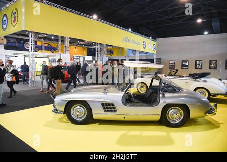 Padova, Italia. 22 ottobre 2021. Inaugurazione Auto e Moto d'epoca durata Inaugurazione Auto e Moto d'epoca, News in Padova, Italia, 22 ottobre 2021 Credit: Independent Photo Agency/Alamy Live News Foto Stock