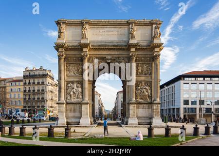 Marsiglia, Francia; 30 marzo 2011: Arco trionfale della porta d'Aix. Foto Stock