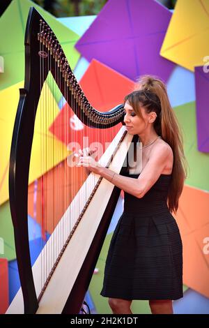 Roma, Italia. 22 ottobre 2021. ROMA, ITALIA - OTTOBRE 22: Micol Arpa Rock suona sul tappeto rosso di Save the Children durante il 16° Festival del Cinema di Roma 2021 il 22 ottobre 2021 a Roma. Credit: dpa/Alamy Live News Foto Stock