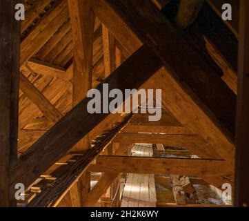 Travi in legno del tetto della navata gotica, Cattedrale di San Pietro, Ginevra, Svizzera Foto Stock