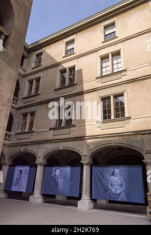 Mostra fotografica nel cortile dell'Hotel de Ville, Ginevra, Svizzera Foto Stock