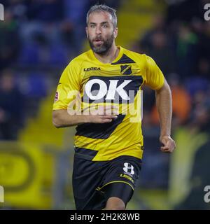 BREDA, PAESI BASSI - OTTOBRE 22: Ralf Seuntjens del NAC Breda durante la partita olandese Keukenkampioendivisie tra NAC Breda e MVV Maastricht al Rat Verlegh Stadion il 22 Ottobre 2021 a Breda, Paesi Bassi (Foto di Broer van den Boom/Orange Pictures) Foto Stock