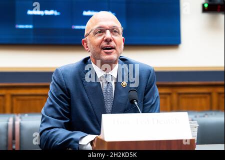 Washington, Stati Uniti 22 ottobre 2021. 22 ottobre 2021 - Washington, DC, Stati Uniti: Rappresentante degli Stati Uniti Ted Deutch (D-FL) che parla ad un'audizione del Comitato giudiziario della Camera. (Foto di Michael Brochstein/Sipa USA) Credit: Sipa USA/Alamy Live News Foto Stock