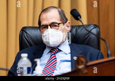 Washington DC, Stati Uniti. 22 ottobre 2021. Rappresentante degli Stati Uniti, Jerrold Nadler (D-NY) ad un'audizione del Comitato giudiziario della Camera. Credit: SOPA Images Limited/Alamy Live News Foto Stock