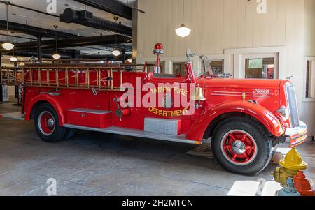 Motore antincendio Mack Type 75 anni '40 - Tampa, Florida, USA Foto Stock