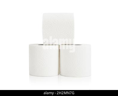 carta igienica bianca comune, su sfondo bianco isolato. Foto Stock