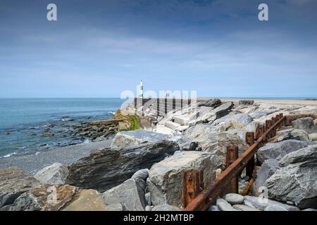 Tanybwlch frangiflutti alla foce del porto di Aberystwyth Ceredigion nel Galles centrale Foto Stock