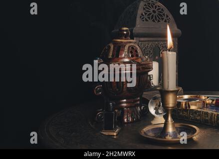 futuro teller mistero notte. sfondo nero. Foto Stock