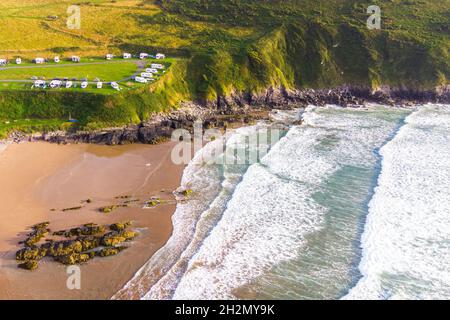 Swell pesante a Putsborough Sands - Putsborough, Devon, Regno Unito Foto Stock