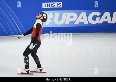 Pechino, Cina. 23 ottobre 2021. Natalia Maliszewska di Polonia festeggia dopo la finale femminile di 500m alla Coppa del mondo ISU Short Track 2021/2022 a Pechino, capitale della Cina, il 23 ottobre 2021. Credit: JU Huanzong/Xinhua/Alamy Live News Foto Stock