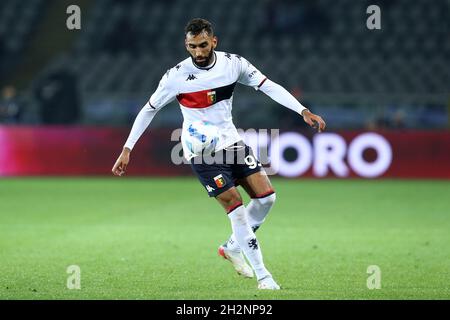 Mohamed Fares di Genova il CFC controlla la palla durante la Serie A match tra Torino FC e Genova CFC allo Stadio Olimpico il 22 ottobre 2021 a Torino. Foto Stock