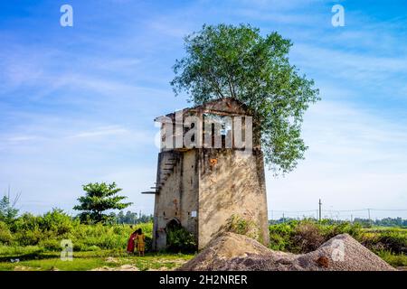 CAM Kim un'isola al largo di Hoi An si trova una fonderia chiusa di mattoni che è ora un'attrazione turistica sull'isola. Foto Stock