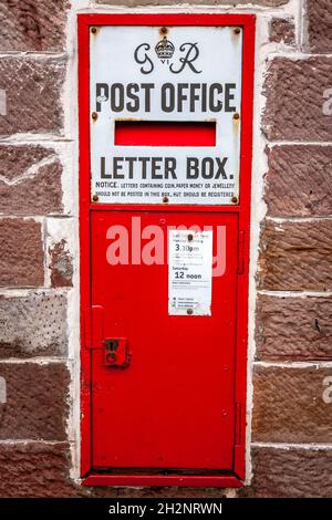 King George VI post box, Luss, Loch Lomond, Argyll e Bute, Scozia Foto Stock