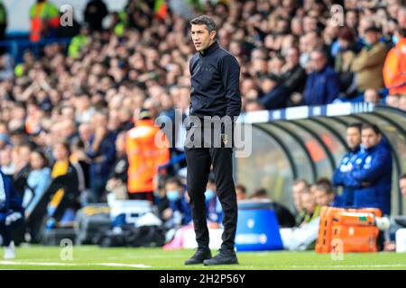 Leeds, Regno Unito. 23 ottobre 2021. Bruno Lage manager di Wolverhampton Wanderers durante la partita a Leeds, Regno Unito, il 10/23/2021. (Foto di James Heaton/News Images/Sipa USA) Credit: Sipa USA/Alamy Live News Foto Stock