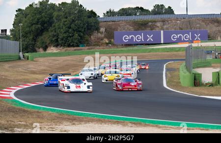 Italia, settembre 11 2021. Vallelunga classico. Vetture da corsa durante il giro di formazione su pista, prototipo del gruppo della serie le Mans Foto Stock