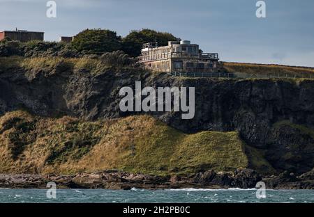 L'ex stazione radar della seconda Guerra Mondiale fu disutilizzata sulla scogliera di Gin Head sopra Firth of Forth, East Lothian, Scozia, UK Foto Stock