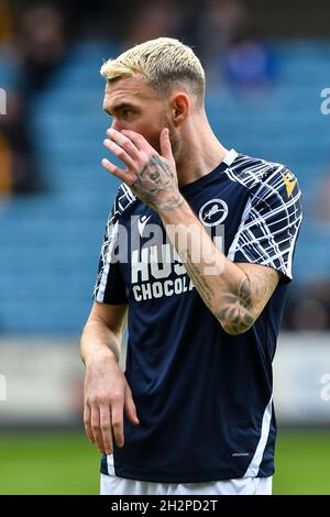 LONDRA, UK OTT 24 Scott Mallone di Millwall durante la partita Sky Bet Championship tra Millwall e Stoke City al Den, Londra sabato 23 ottobre 2021. (Credit: Ivan Yordanov | MI News) Credit: MI News & Sport /Alamy Live News Foto Stock