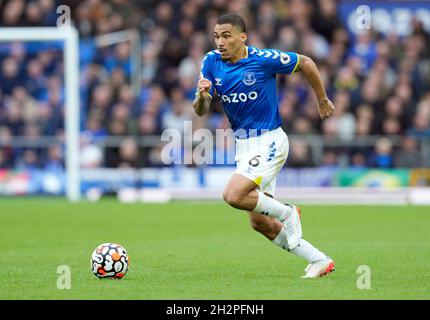 Liverpool, Inghilterra, 23 ottobre 2021. Allan di Everton durante la partita della Premier League al Goodison Park, Liverpool. Il credito d'immagine dovrebbe leggere: Andrew Yates / Sportimage Foto Stock