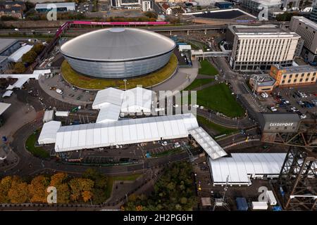 Glasgow, Scozia, Regno Unito. 23 ottobre 2021. NELLA FOTO: Vista aerea con droni che si affaccia dall'alto del sito COP26. Credit: Colin Fisher/Alamy Live News Foto Stock
