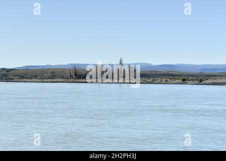 Fiume Santa Cruz, passando attraverso la Patagonia. Foto Stock