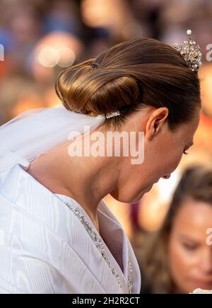 Atene, Griechenland. 23 ottobre 2021. Miss Nina Flohr arrivo alla Cattedrale Metropolitana di Atene, il 23 ottobre 2021, per il Royal Wedding Credit: Albert Nieboer/Netherlands OUT/Point de Vue OUT/dpa/Alamy Live News Foto Stock