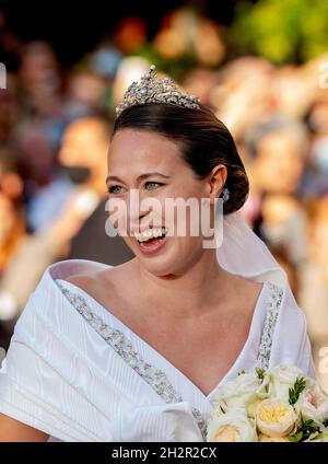 Atene, Griechenland. 23 ottobre 2021. Miss Nina Flohr arrivo alla Cattedrale Metropolitana di Atene, il 23 ottobre 2021, per il Royal Wedding Credit: Albert Nieboer/Netherlands OUT/Point de Vue OUT/dpa/Alamy Live News Foto Stock