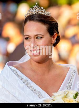 Atene, Griechenland. 23 ottobre 2021. Miss Nina Flohr arrivo alla Cattedrale Metropolitana di Atene, il 23 ottobre 2021, per il Royal Wedding Credit: Albert Nieboer/Netherlands OUT/Point de Vue OUT/dpa/Alamy Live News Foto Stock