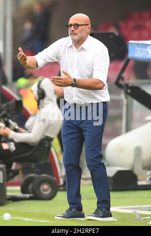 Salerno, Italia. 23 ottobre 2021. Stefano Colantuono durante la Serie A partita tra gli US Salernitana 1919 e Empoli FC allo Stadio Arechi. (Foto di Agostino Gemito/Pacific Press) Credit: Pacific Press Media Production Corp./Alamy Live News Foto Stock