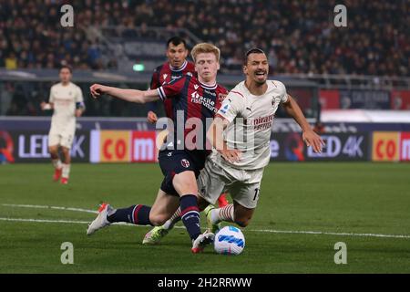 Bologna, 23 ottobre 2021. Durante la serie A match a Renato Dall'Ara, Bologna. Il credito d'immagine dovrebbe essere: Jonathan Moscrop / Sportimage Foto Stock