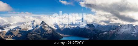 Vista panoramica sul Lago Garibaldi. Foto Stock