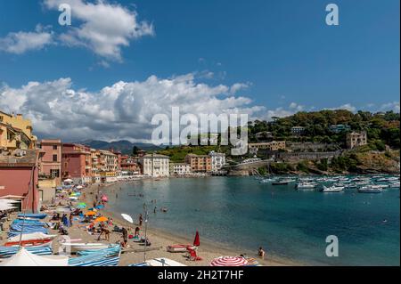 Veduta aerea della famosa Baia del silenzio, spiaggia del Golfo del silenzio a Sestri Levante, Liguria, Italia Foto Stock