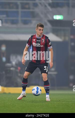 Mattias Svanberg (Bologna) Durante la partita italiana 'srie A' tra Bologna 2-4 Milano allo Stadio Renato Dall Ara il 23 ottobre 2021 a Bologna. (Foto di Maurizio Borsari/AFLO) Foto Stock