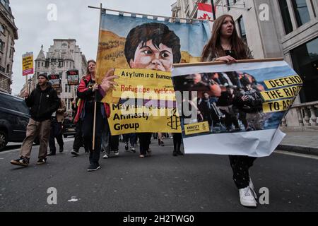 LONDRA, REGNO UNITO. 23 ottobre 2021. Rifugiati Benvenuto demo di Amnesty International UK. Credit: Chiara Fabbro Foto Stock