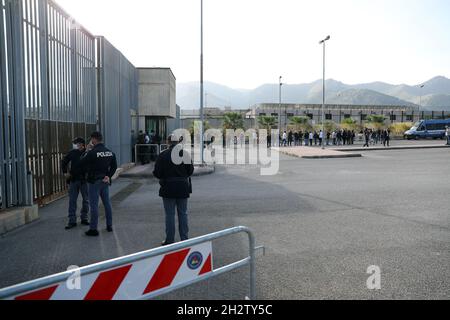 Palermo, Italia. 23 ottobre 2021. Nella foto la prigione di Pagliarelli Credit: Independent Photo Agency/Alamy Live News Foto Stock