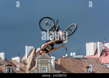 Lublin, Polonia - 30 maggio 2015: Lublin Sportival - evento sportivo cittadino - concorso flybag Foto Stock