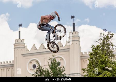 Lublin, Polonia - 30 maggio 2015: Lublin Sportival - evento sportivo cittadino - concorso flybag Foto Stock