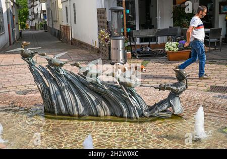 Münchhausenbrunnen, Baron von Münchhausen, Münchhausenstraße, Bodenwerder, Niedersachsen, Germania Foto Stock