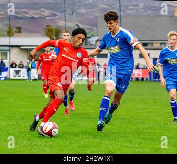 23 ottobre 2021 - la Warrington Rylands 1906 FC si è recata al Glossop North End per una partita di calcio di mezza stagione della stagione 2021-2022 Foto Stock