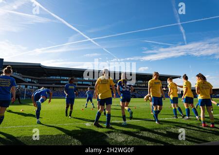 Londra, Regno Unito. 24 ottobre 2021. Plow Lane, Londra, Inghilterra, Oc la partita di Vitality Womens fa Cup tra AFC Wimbledon e Walton Casuals al Cherry Red Records Stadium, Plow Lane, Londra, Inghilterra. Stephen Flynn/SPP Credit: SPP Sport Press Photo. /Alamy Live News Foto Stock