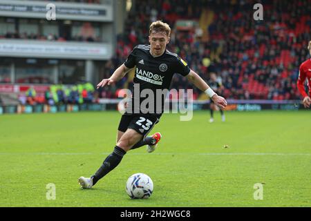 BARNSLEY, REGNO UNITO. 24 OTTOBRE Sheffield United's ben Osborn (23) durante la partita del Campionato Sky Bet tra Barnsley e Sheffield United a Oakwell, Barnsley domenica 24 Ottobre 2021. (Credit: Emily Moorby | MI News) Credit: MI News & Sport /Alamy Live News Foto Stock